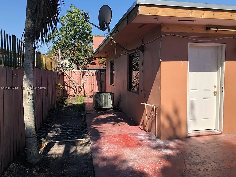 2460 NW 15th St #4 — Photo 9