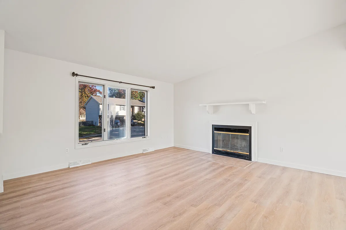 Building Photo - 3607 Madera Dr