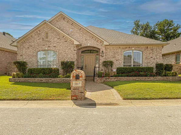1117 Laurelwood Dr, Tyler, TX 75703
