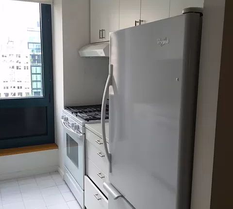 4th image of 1 Irving Pl APT U10a