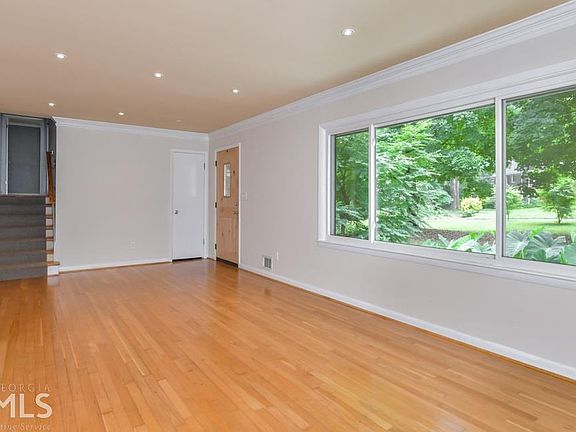 5th image of 4141 Menlo Dr