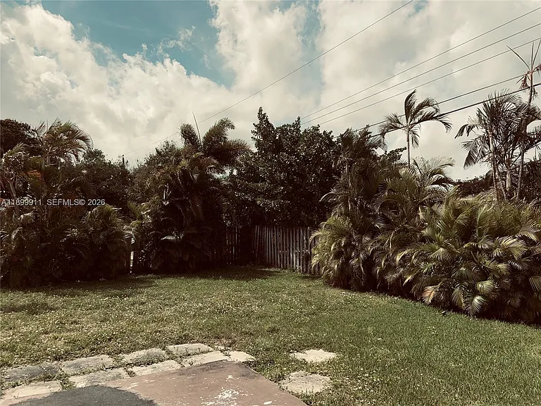 6407 SW 5th St — Photo 59