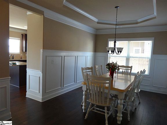 3rd image of 16 Ashby Grove Dr
