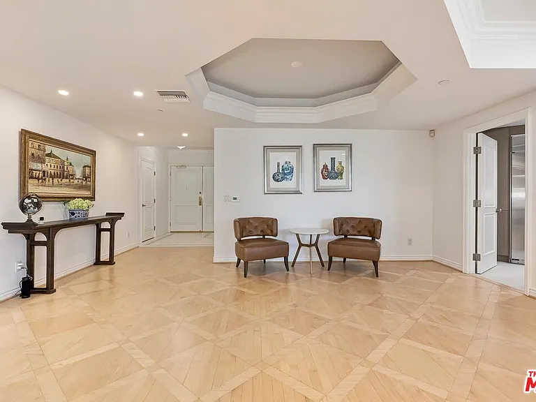 430 N Oakhurst Dr #202 — Photo 9