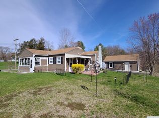 26 Pine St, Claverack, NY 12513