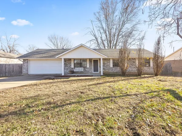 202 Township Dr, Centerton, AR 72719