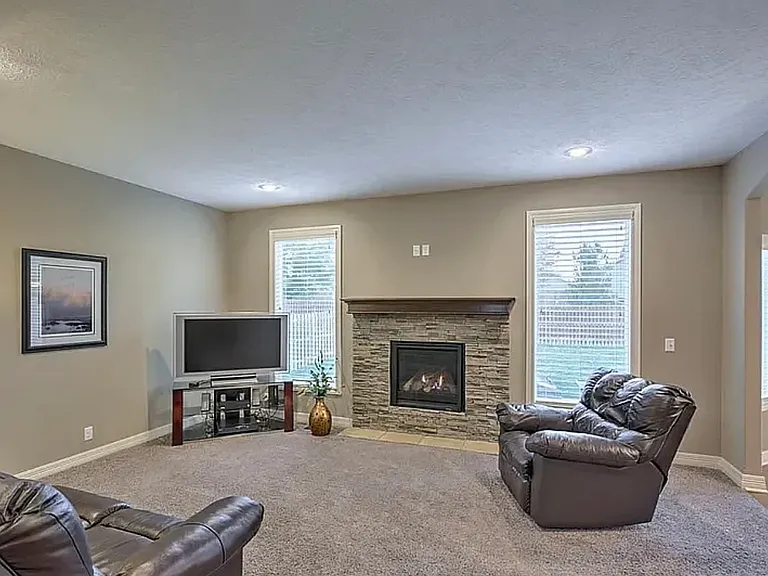 4318 S 198th St — Photo 6