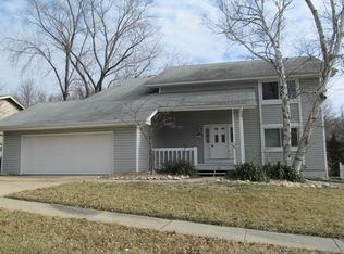 1264 Luray Dr, Chesterfield, MO
