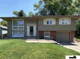 330 Skyway Rd, Lincoln, NE 68505