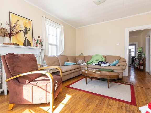 2nd image of 17 Bennett St