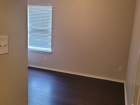 5th image of 304 Golden Eagle Ln