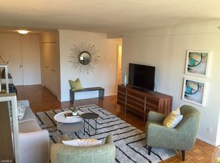 4 Longfellow Pl APT 701, Boston, MA 02114