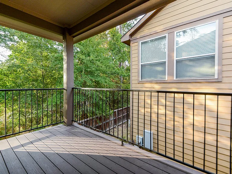 22 Cheswood Manor Dr — Photo 44