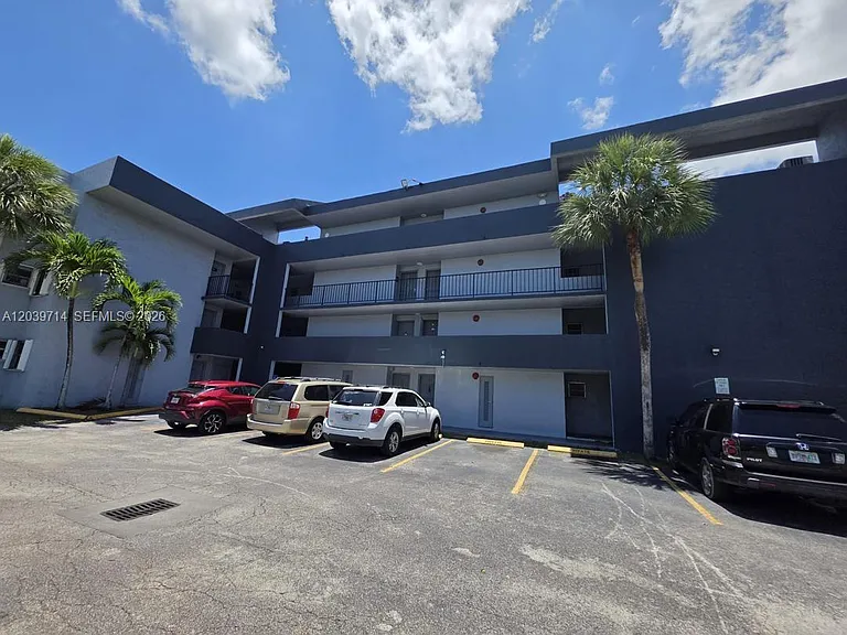 8801 W Flagler St #104 — Photo 4