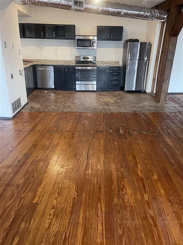 1 bed, 1584 sqft, $1,995 — Photo 3