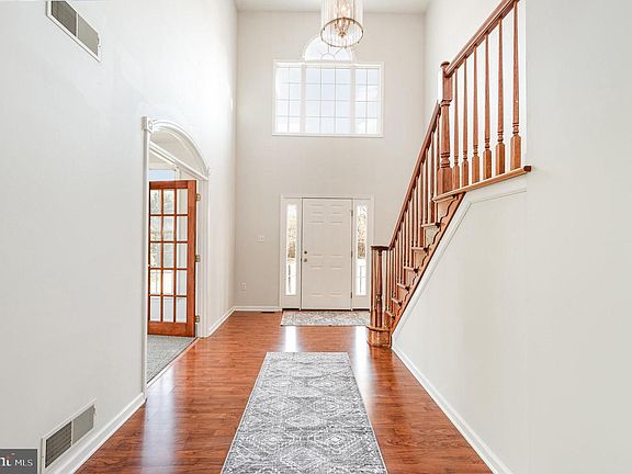 2nd image of 535 Oldfield Point Rd