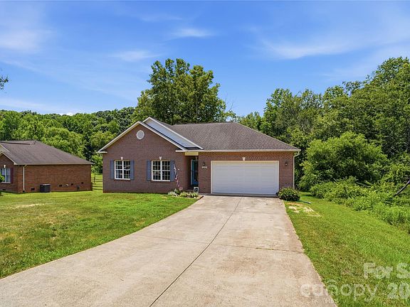 2nd image of 1550 Indian Springs Dr NW