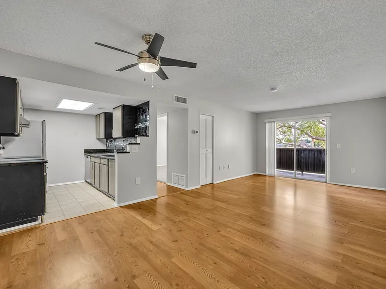962 Lake Destiny Rd — Photo 4