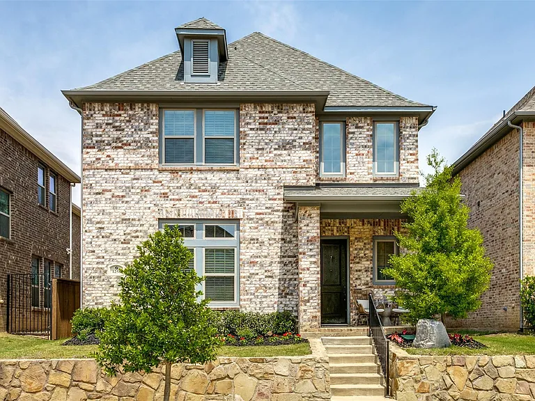 1258 Ocean Breeze Dr — Photo 1