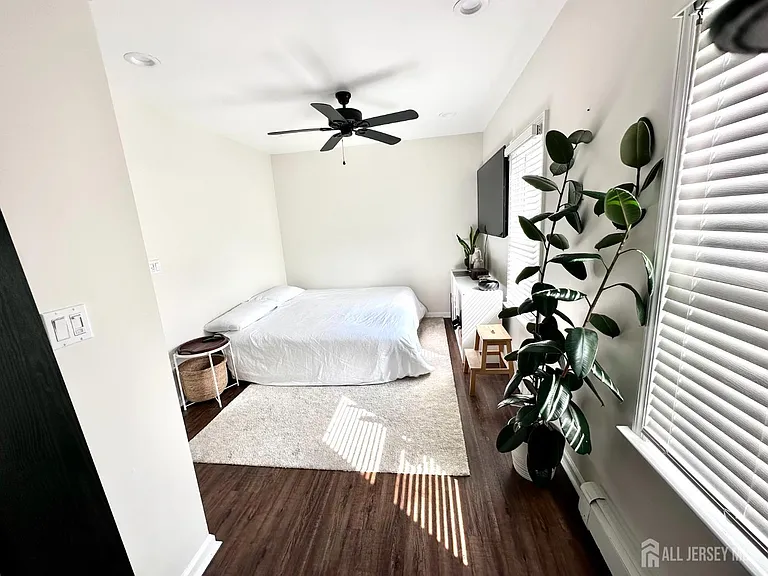 139 Sylvan Ave #1 — Photo 4