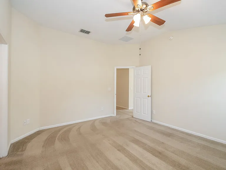 2452 Willowbend Dr — Photo 6