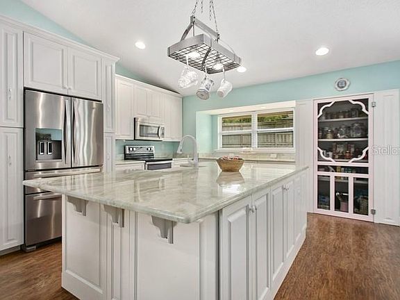 3rd image of 5125 Sun Palm Dr