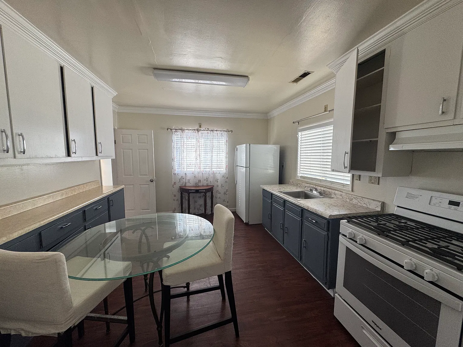 2 bed, 1.5 bath, $3,000 — Photo 4
