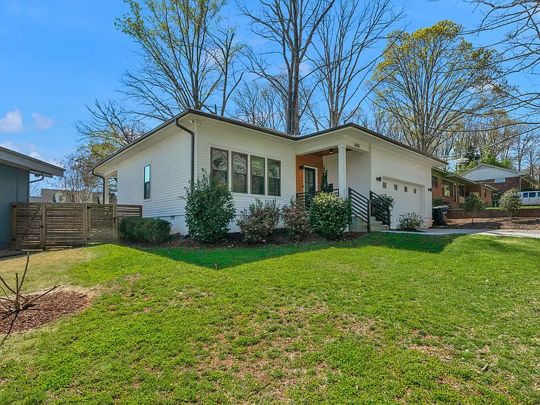 3020 Palm Ave — Photo 6