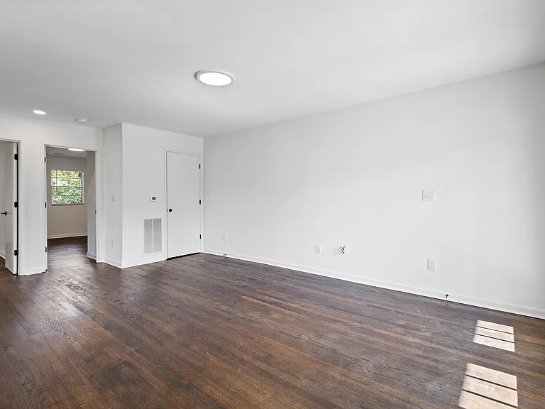 Briarcliff Terrace — Photo 16