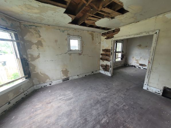 detroit-michigan-88398033 picture