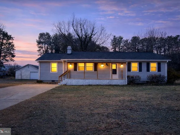 219 Cedar Ln, Colonial Beach, VA 22443