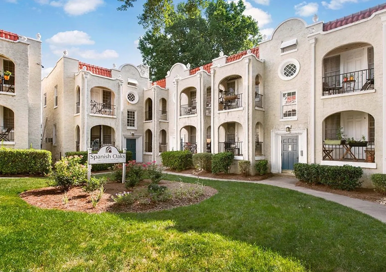 Spanish Oaks Apartment — Photo 3