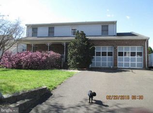 904 Bridgewater Rd, Bensalem, PA 19020