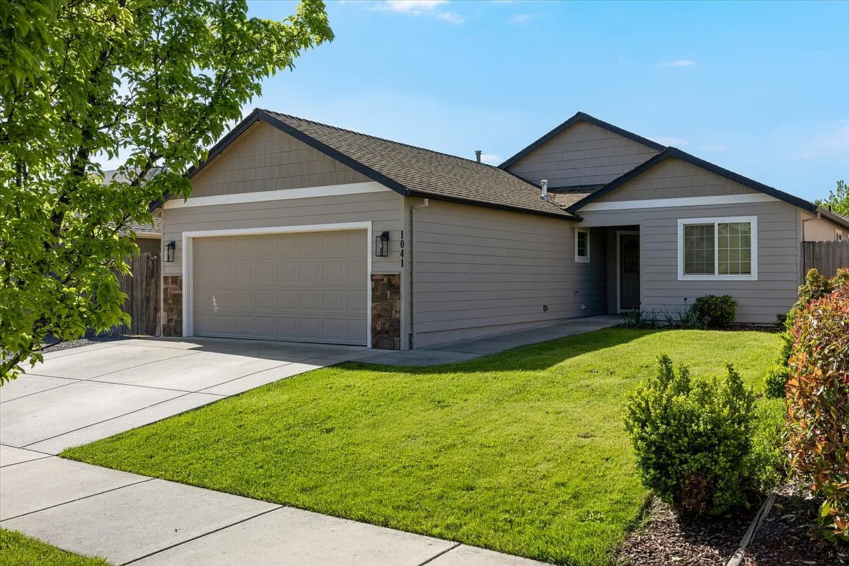 Building Photo - 1041 Compton Way