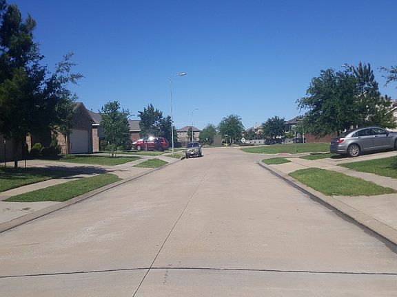4th image of 18303 Tuscana Shores Dr
