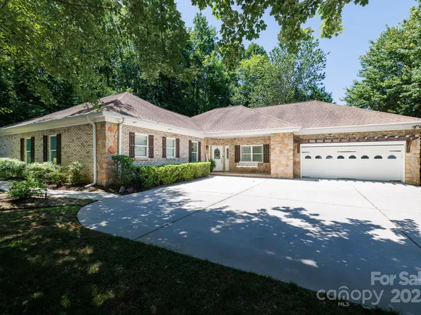 804 Creek Bluff Rd, Rock Hill, SC 29732