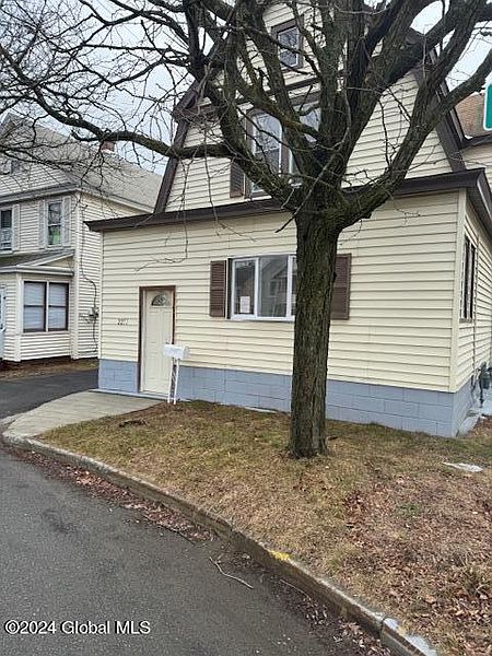 3rd image of 2271 Hamburg Street