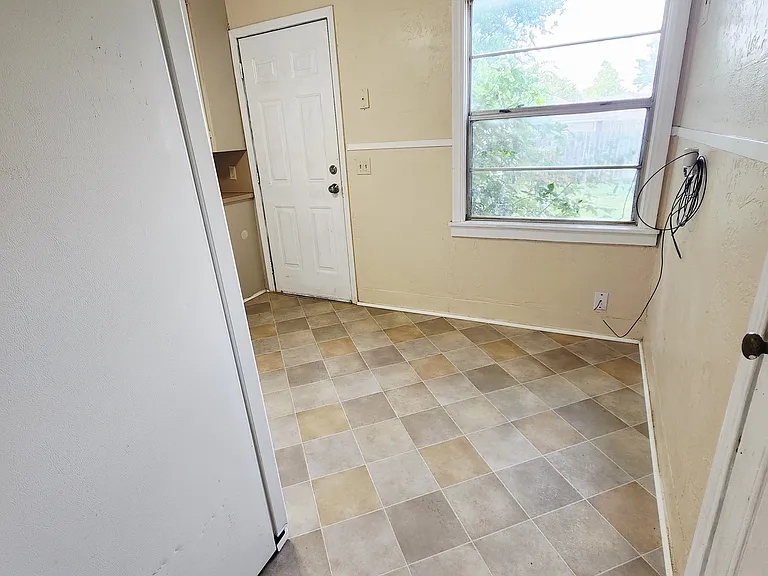 2407 SW B Ave — Photo 11