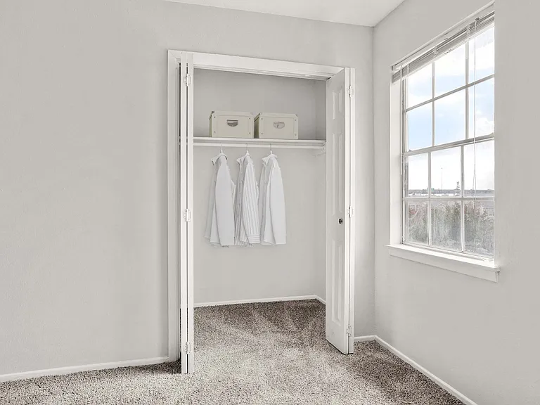 Chevy Chase Apartments — Photo 6