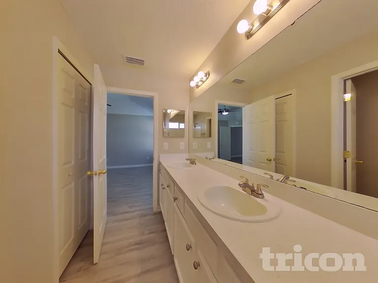 2990 Brittany Bluff Dr — Photo 8