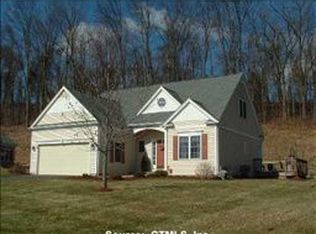 54 Arrowwood Ln, Bloomfield, CT 06002