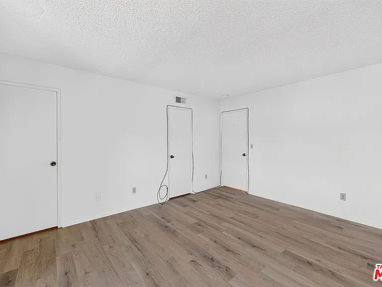 19221 Sherman Way #40 — Photo 12
