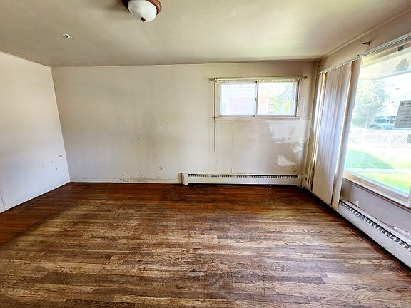 5th image of 14729 Hoyne Ave
