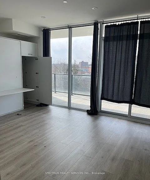 741 King St W #409 — Photo 14