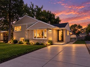3814 W Sherwin Ave, Lincolnwood, IL 60712
