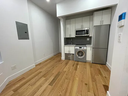 Rented by REAL New York | media 9