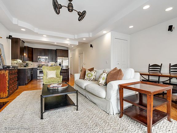 4th image of 2449 W Cortez St #2
