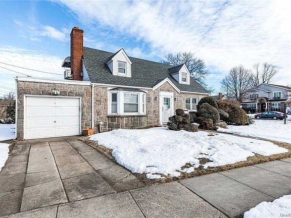 2nd image of 1 Primrose Dr