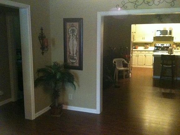 2nd image of 605 Dunn St