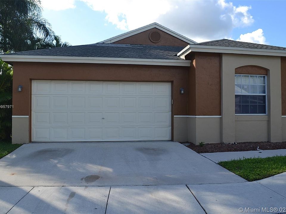 1st image of 227 E Riverbend Dr
